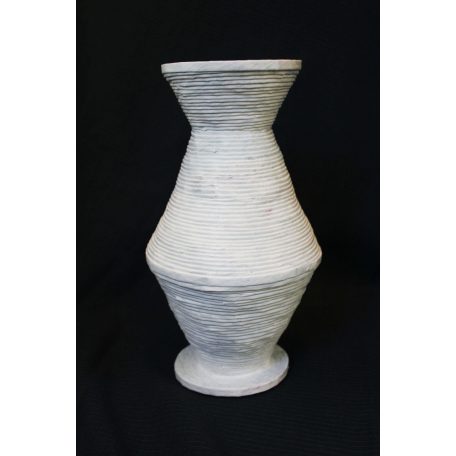 Elegáns, karcsú fehér váza dekoráció