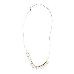 Necklace jewelry with small pearls