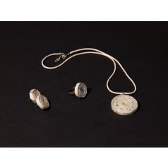 White and multicolored jewelry set: necklace, earrings, ring