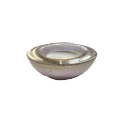 Flat, rounded candle cup